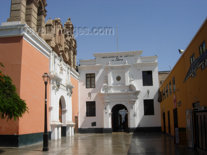 peru116: Trujillo, La Libertad region, Peru: departamental Supreme Court and church of La Merced - Jirón Pizarro - photo by D.Smith - (c) Travel-Images.com - Stock Photography agency - Image Bank