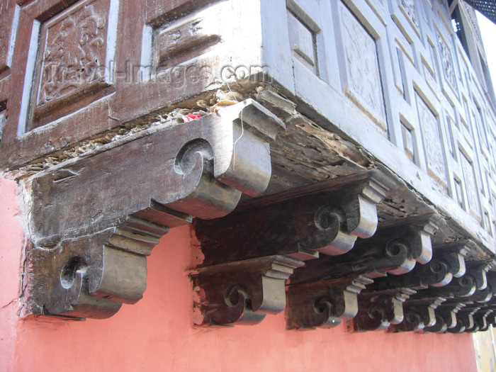 peru118: Trujillo, La Libertad region, Peru: console brackets under a wooden balcony – Moorish oriel window of a colonial mansion - photo by D.Smith - (c) Travel-Images.com - Stock Photography agency - Image Bank