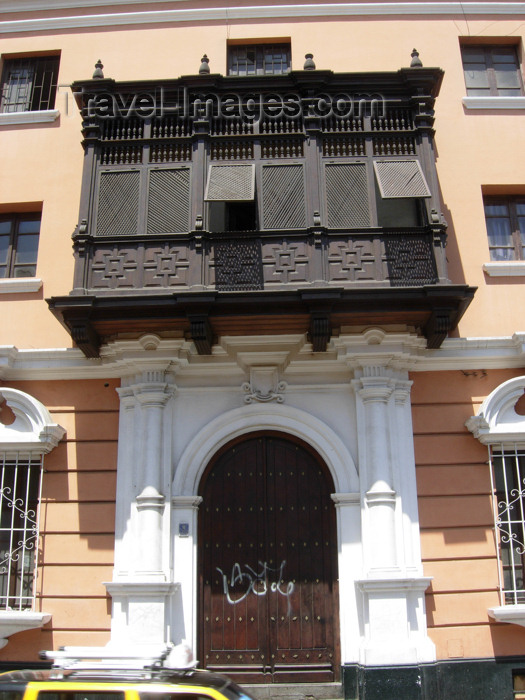 peru119: Trujillo, La Libertad region, Peru: solemn facade of an old colonial manor – wooden balcony – Moorish oriel window - photo by D.Smith - (c) Travel-Images.com - Stock Photography agency - Image Bank