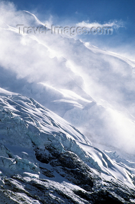 peru153: Ausangate massif, Cuzco region, Peru: the wind howls off a glacier on Ausangate's southern ridge - Peruvian Andes - photo by C.Lovell - (c) Travel-Images.com - Stock Photography agency - Image Bank
