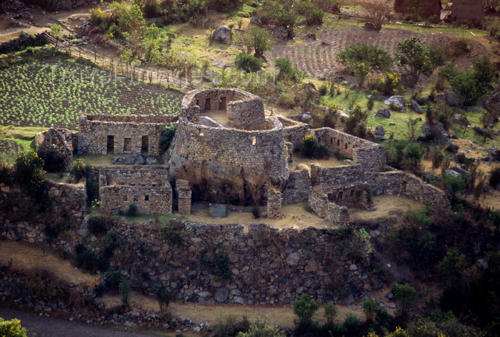 peru167: Cusichaca, Cuzco region, Peru: the Inca ruins of Cusichaca are found near Kilometer 88 on the Inca Trail to Machu Picchu - Peruvian Andes - photo by C.Lovell - (c) Travel-Images.com - Stock Photography agency - Image Bank