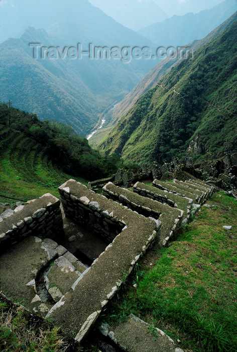 peru178: Huiñay Huayna, Cuzco region, Peru: the Ritual Baths, a few hours from Machu Picchu - terraces - Inca Trail - photo by C.Lovell - (c) Travel-Images.com - Stock Photography agency - Image Bank