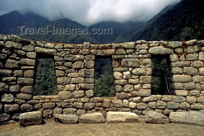 peru179: Huiñay Huayna, Cuzco region, Peru: Inca style windows - Inca Trail - photo by C.Lovell - (c) Travel-Images.com - Stock Photography agency - Image Bank