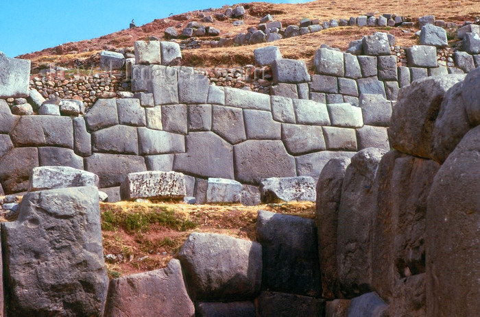 peru18: Peru - Cusco: Cyclopean walls of Sacsahuaman - ruins - photo by J.Fekete - (c) Travel-Images.com - Stock Photography agency - Image Bank