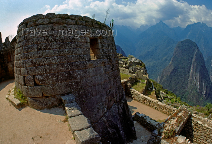 peru181: Machu Picchu, Cuzco region, Peru: temple of the Sun - Historic Sanctuary of Machu Picchu - UNESCO World Heritage - photo by C.Lovell - (c) Travel-Images.com - Stock Photography agency - Image Bank