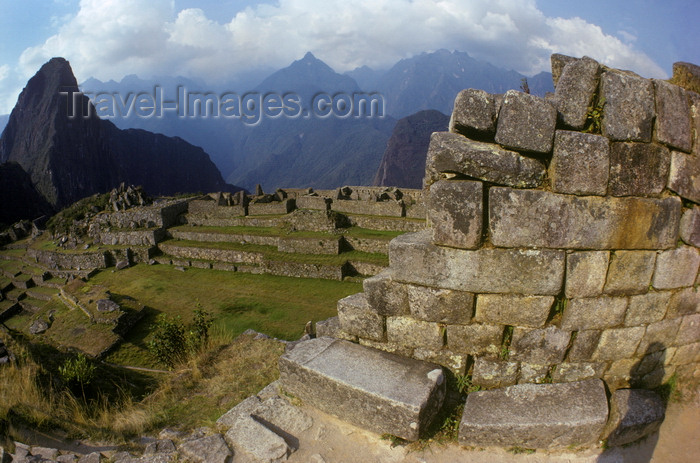 peru182: Machu Picchu, Cuzco region, Peru: the INCA ruins of Machu Picchu in the Urubamba Valley are the most extensive ever found - photo by C.Lovell - (c) Travel-Images.com - Stock Photography agency - Image Bank