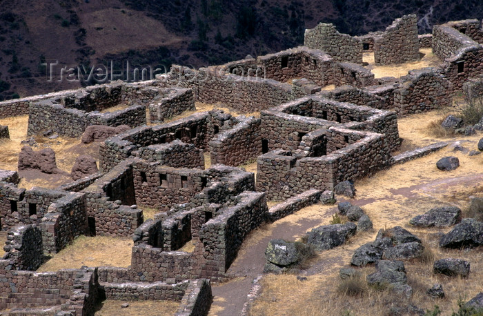 peru199: Pisac, Cuzco region, Peru: the P'isaca section of Pisac probably housed the nobility of Inca society - photo by C.Lovell - (c) Travel-Images.com - Stock Photography agency - Image Bank