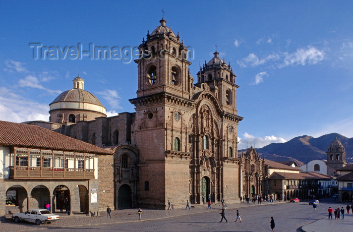 peru5: Cuzco, Peru: La Compañia Church was built by the Jesuits on the Plaza de Armas – it stands over the foundations of Huayana Capac’s palace - photo by C.Lovell - (c) Travel-Images.com - Stock Photography agency - Image Bank