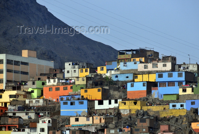 peru68: Lima, Peru: colorful shanty town under Cerro San Cristóbal - photo by M.Torres - (c) Travel-Images.com - Stock Photography agency - Image Bank