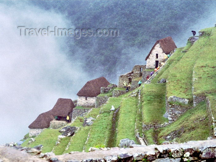 peru7: Machu Pichu, Cusco region, Peru: Inca city in the clouds - Historic Sanctuary of Machu Picchu - Unesco world heritage site - one of the New Seven Wonders of the World - photo by L.Moraes - (c) Travel-Images.com - Stock Photography agency - Image Bank
