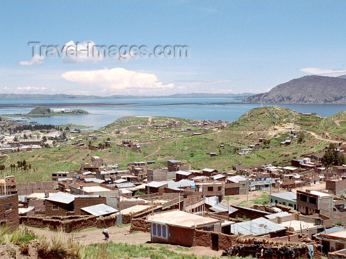 peru71: Puno, Peru: view over Lake Titicaca - photo by M.Bergsma - (c) Travel-Images.com - Stock Photography agency - Image Bank