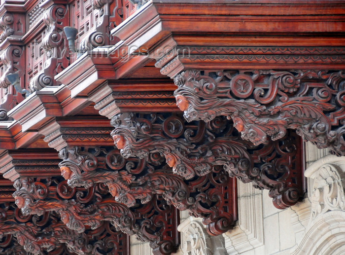 peru85: Lima, Peru: console brackets - balcony at the Archbishop's palace - Plaza de Armas - photo by M.Torres - (c) Travel-Images.com - Stock Photography agency - Image Bank