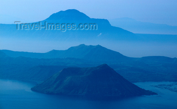phil44: Philippines - Taal volcano, Luzon - photo by B.Henry - (c) Travel-Images.com - Stock Photography agency - Image Bank
