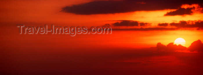 phil5: Philippines - Beach - sunset - photo by B.Henry - (c) Travel-Images.com - Stock Photography agency - Image Bank