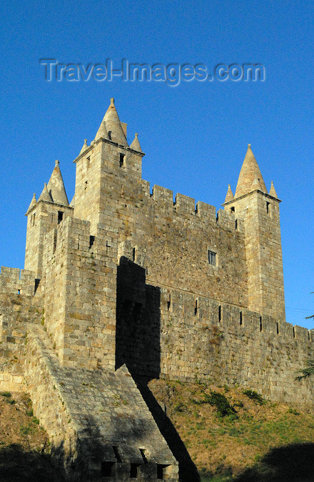 portugal-av16: Portugal - Santa Maria da Feira: under the castle's  ramparts - o castelo - photo by M.Durruti - (c) Travel-Images.com - Stock Photography agency - Image Bank