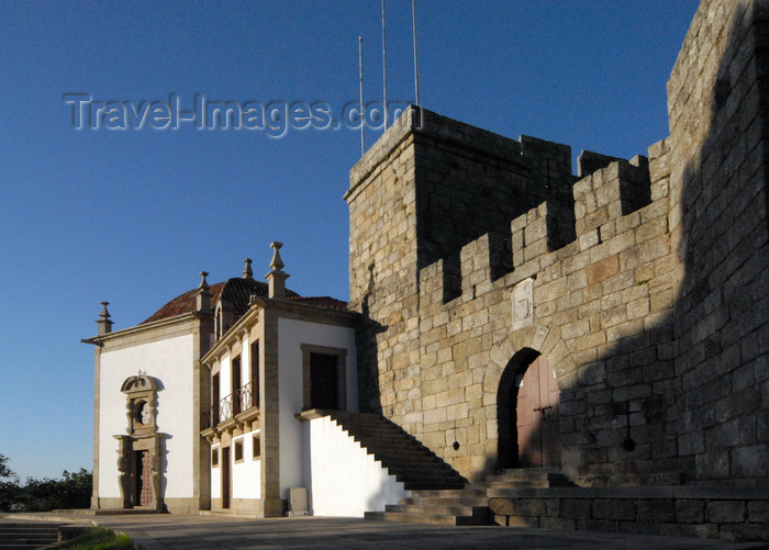 portugal-av22: Portugal - Santa Maria da Feira: castle entrance - entrada do castelo - photo by M.Durruti - (c) Travel-Images.com - Stock Photography agency - Image Bank