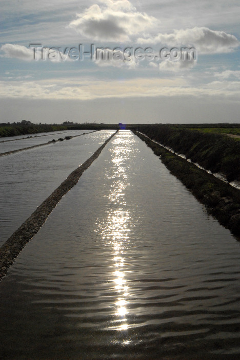 portugal-fa138: Tavira - Algarve - Portugal - saltpans - salinas - photo by M.Durruti - (c) Travel-Images.com - Stock Photography agency - Image Bank