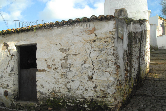 portugal-fa141: Cachopo: tourism money is not reaching these strets - rua do Algarve profundo - photo by M.Durruti - (c) Travel-Images.com - Stock Photography agency - Image Bank