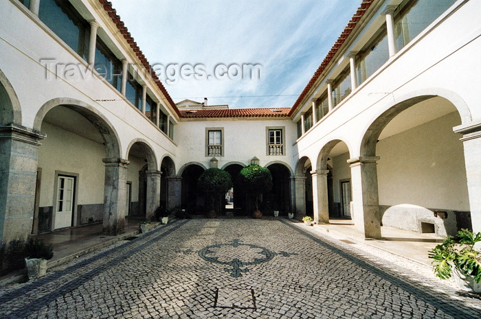 portugal-le28: Bombarral, Portugal: at the museum / no museu - photo by M.Durruti - (c) Travel-Images.com - Stock Photography agency - Image Bank
