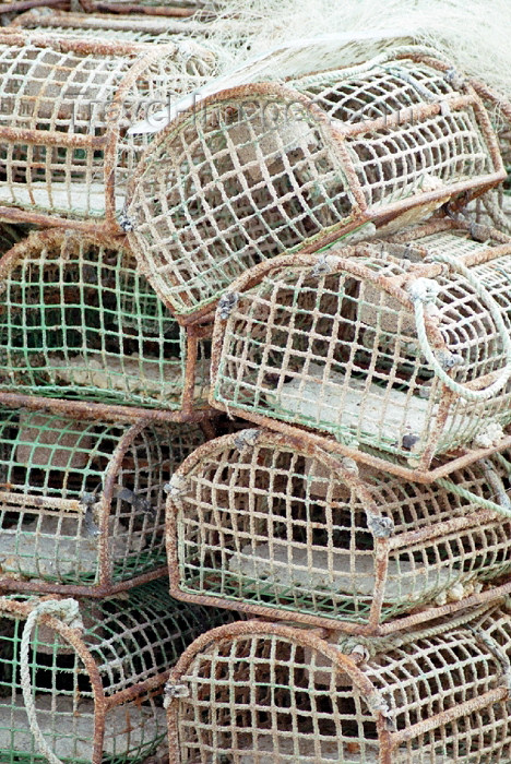 portugal-li202: Ericeira (Concelho de Mafra): fishing gear - lobster traps - armadilhas para lagostas - photo by Francisca Rigaud - (c) Travel-Images.com - Stock Photography agency - Image Bank