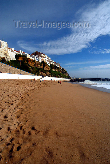 portugal-li322: Ericeira, Mafra, Portugal: beach and cliffs - falésias sobre a praia - photo by M.Durruti - (c) Travel-Images.com - Stock Photography agency - Image Bank