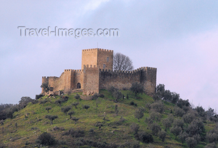 portugal-pa38: Belver (Gavião municipality) - Portugal: the castle, built by the Knights Hospitaller / Castelo de Belver, contruído pela Ordem dos Hospitalários / Ordem de São João de Jerusalém - photo by M.Durruti - (c) Travel-Images.com - Stock Photography agency - Image Bank