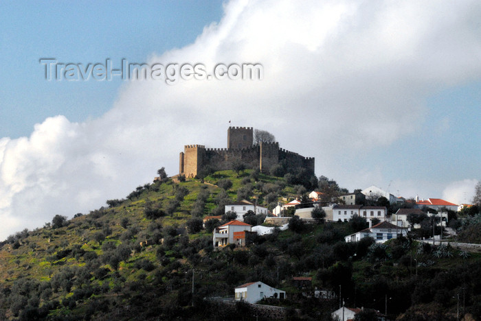 portugal-pa40: Belver (Gavião municipality) - Portugal: the castle hill / a colina do castelo - photo by M.Durruti - (c) Travel-Images.com - Stock Photography agency - Image Bank