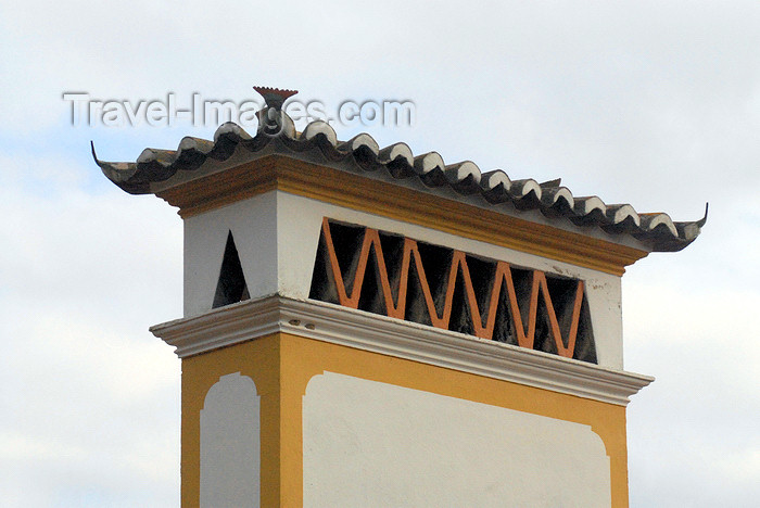 portugal-pa42: Belver (Gavião municipality) - Portugal: chimney - chaminé, Komín, Schornstein, Chimenea, Kamentubo, Cheminée, Schoorsteen, Komin, Dimnik, Skorsten, Koave - photo by M.Durruti - (c) Travel-Images.com - Stock Photography agency - Image Bank