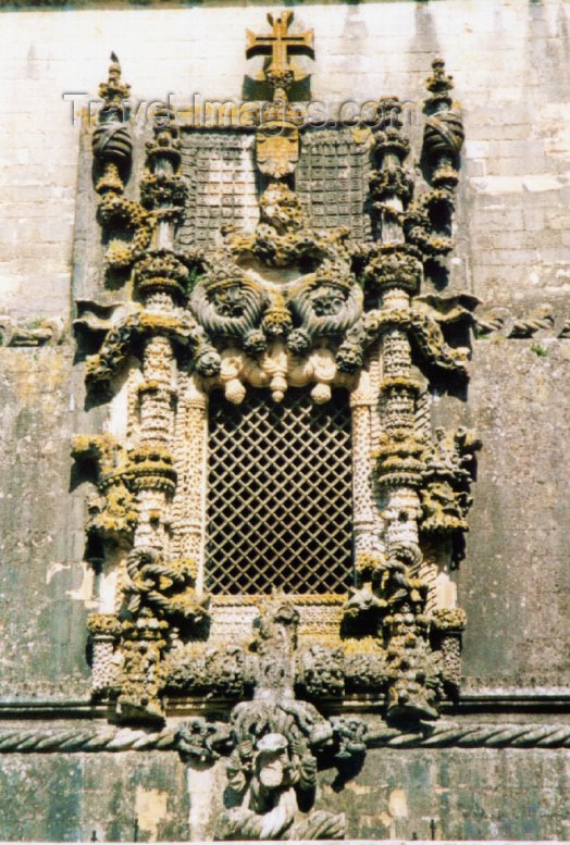 portugal-sa18: Portugal - Ribatejo - Tomar: window of the chapter meeting room - UNESCO World Heritage site / supremo do Manuelino - janela da sala do capítulo - Convento de Cristo - photo by M.Durruti - (c) Travel-Images.com - Stock Photography agency - Image Bank