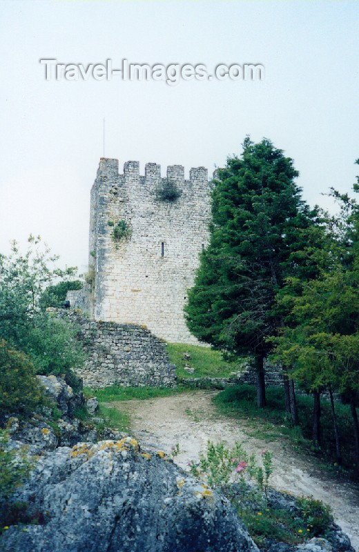 portugal-sa45: Portugal - Ribatejo - Alcanede (concelho de Santarem): o castelo / Alcanede: the castle - photo by M.Durruti - (c) Travel-Images.com - Stock Photography agency - Image Bank