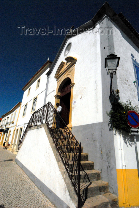 portugal-sa51: Portugal - Sardoal: chapel with elevated entrance - capela - photo by M.Durruti - (c) Travel-Images.com - Stock Photography agency - Image Bank