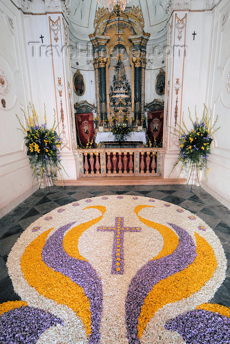 portugal-sa54: Portugal - Sardoal: chapel - floral mosaic - mosaico de flores - capela - photo by M.Durruti - (c) Travel-Images.com - Stock Photography agency - Image Bank