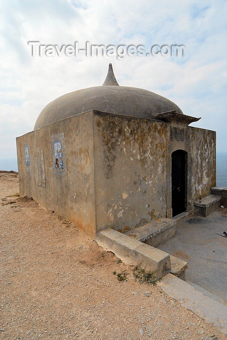 portugal-se175: Portugal - Cape Espichel: chapel - Nossa Senhora da Pedra Mua Sanctuary - Cabo Espichel - Ermida da Memória - Santuário de Nossa Senhora da Pedra Mua - photo by M.Durruti - (c) Travel-Images.com - Stock Photography agency - Image Bank