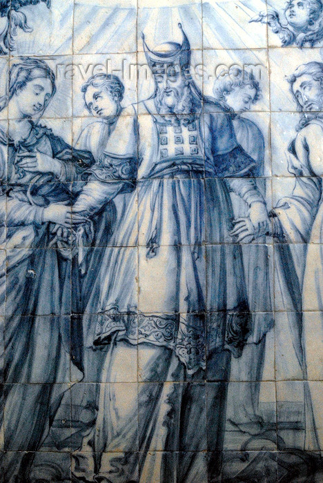 portugal-se188: Portugal - Montijo: tiles at the church of the Holy Spirit / azulejos na Igreja do Espírito Santo, Matriz - photo by M.Durruti - (c) Travel-Images.com - Stock Photography agency - Image Bank