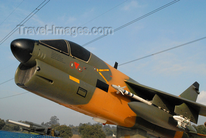 portugal-se226: Portugal - Ling-Temco-Vought A-7 Corsair II - light attack aircraft - Alcochete military shooting range - campo de tiro de Alcochete - Força Aérea Portuguesa - photo by M.Durruti - (c) Travel-Images.com - Stock Photography agency - Image Bank