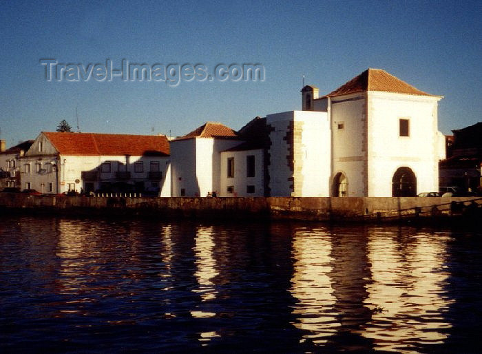 portugal-se28: Portugal - AAlcochete: the museum - religous art section, housed at the former Misericórdia church - o museu - núcleo de arte sacra, na antiga Igreja da Misericórdia - photo by M.Durruti - (c) Travel-Images.com - Stock Photography agency - Image Bank