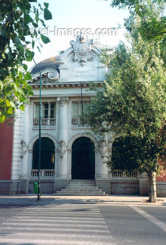 portugal-se65: Portugal - Setúbal: Bank of Portugal building / edifício do Banco de Portugal - Avenida Luiza Tody - photo by M.Durruti - (c) Travel-Images.com - Stock Photography agency - Image Bank