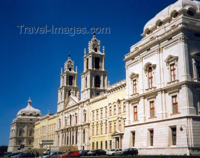 portugal112: Portugal - Mafra: the royal palace - o palácio Real - photo by M.Durruti - (c) Travel-Images.com - Stock Photography agency - Image Bank