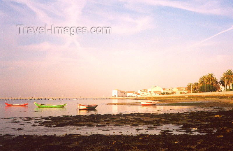 portugal68: Portugal - Alcochete: low tide - Tagus river / maré baixa no Tejo - photo by M.Durruti - (c) Travel-Images.com - Stock Photography agency - Image Bank