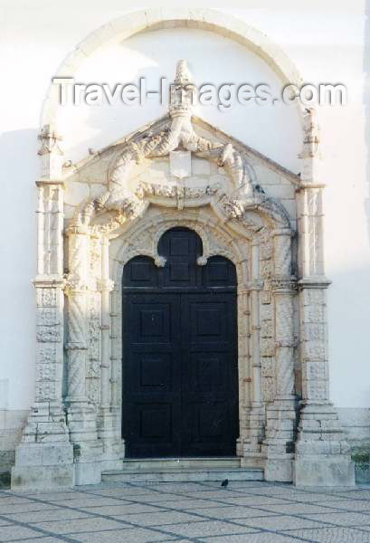 http://www.travel-images.com/pht/portugal8.jpg