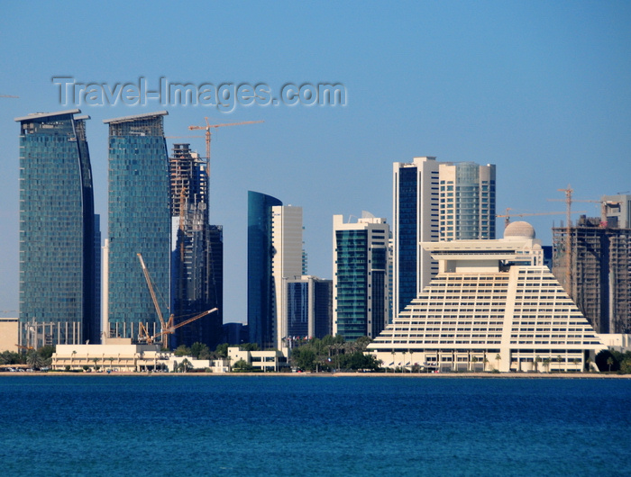 qatar48: Doha, Qatar: City Center Hotel Towers, by HOK Architects and Sheraton Doha Resort and Convention Hotel, brutalism in Arabia by architect William L. Pereira - West Bay skyline from the south side of Doha Bay - photo by M.Torres - (c) Travel-Images.com - Stock Photography agency - Image Bank