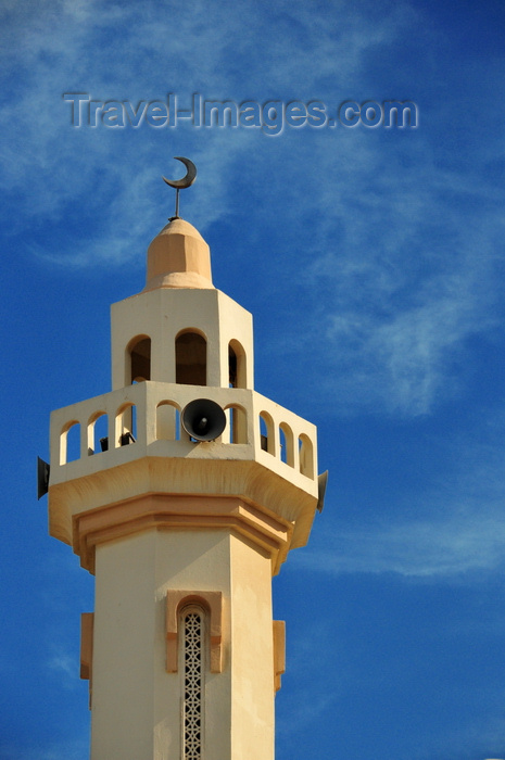 qatar5: Doha, Qatar: minaret with megaphones of Dar Al Kutob mosque - Library mosque - Tariq Bin Ziyad St, round-about at Ras Abu Abboud St - Old Al Ghanim - photo by M.Torres - (c) Travel-Images.com - Stock Photography agency - Image Bank