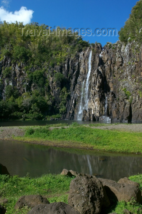 reunion119: Réunion (north-east) - Sainte-Suzanne: Niagara waterfall and the valley - photo by Y.Guichaoua - (c) Travel-Images.com - Stock Photography agency - Image Bank