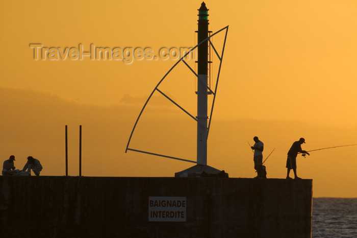 reunion169: Saint Gilles, Réunion: harbour at sunset - anglers on the pier - photo by Y.Guichaoua - (c) Travel-Images.com - Stock Photography agency - Image Bank