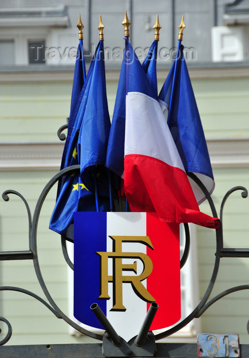 reunion197: Saint-Denis, Réunion: tricolor shield with RF - EU and French flags - public building on Avenue de la Victoire - photo by M.Torres - (c) Travel-Images.com - Stock Photography agency - Image Bank