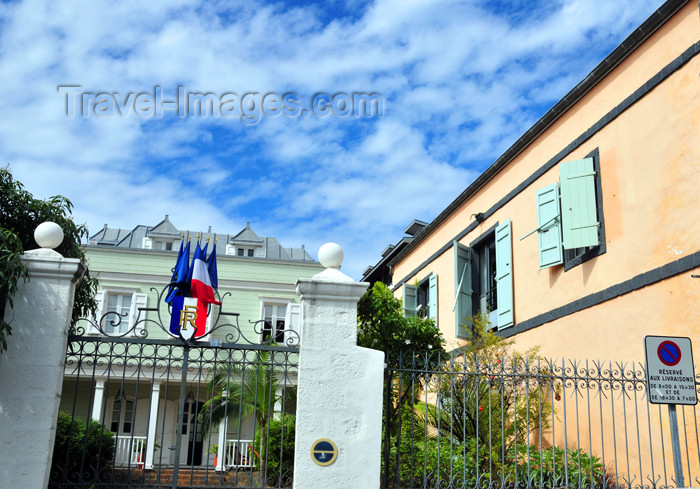 reunion198: Saint-Denis, Réunion: creole house - public building on Avenue de la Victoire - photo by M.Torres - (c) Travel-Images.com - Stock Photography agency - Image Bank