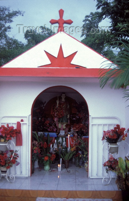 reunion20: Reunion / Reunião - small chapel - St. Expedit / Santo Expedito - photo by W.Schipper - (c) Travel-Images.com - Stock Photography agency - Image Bank