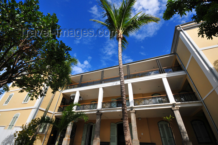 reunion203: Saint-Denis, Réunion: University building on Avenue de la Victoire - Université de la Réunion campus - photo by M.Torres - (c) Travel-Images.com - Stock Photography agency - Image Bank