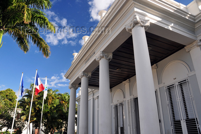 reunion233: Saint-Denis, Réunion: Léon Dierx museum - porch - rue de Paris  - photo by M.Torres - (c) Travel-Images.com - Stock Photography agency - Image Bank