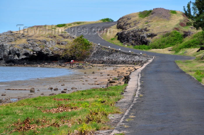 rodrigues22: Anse Mourouk, Rodrigues island, Mauritius: coastal road - photo by M.Torres - (c) Travel-Images.com - Stock Photography agency - Image Bank